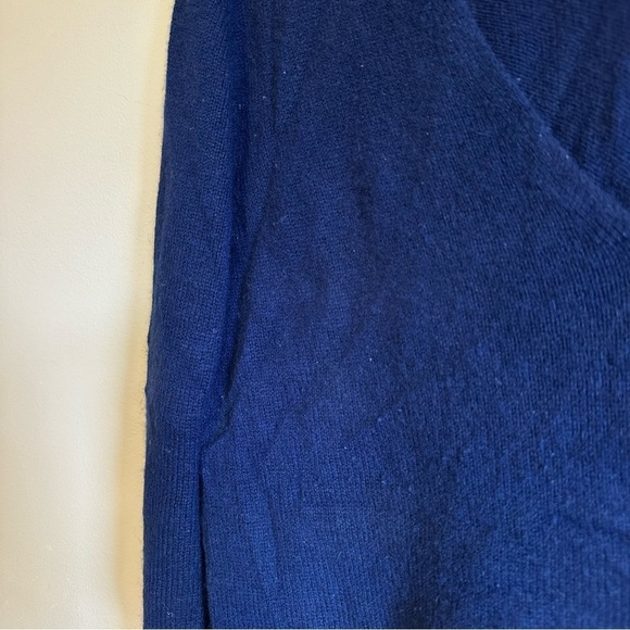 Theory Adrianna RL Feather Cashmere V Neck Sweater Blue Size Small Womens - Picture 4 of 6